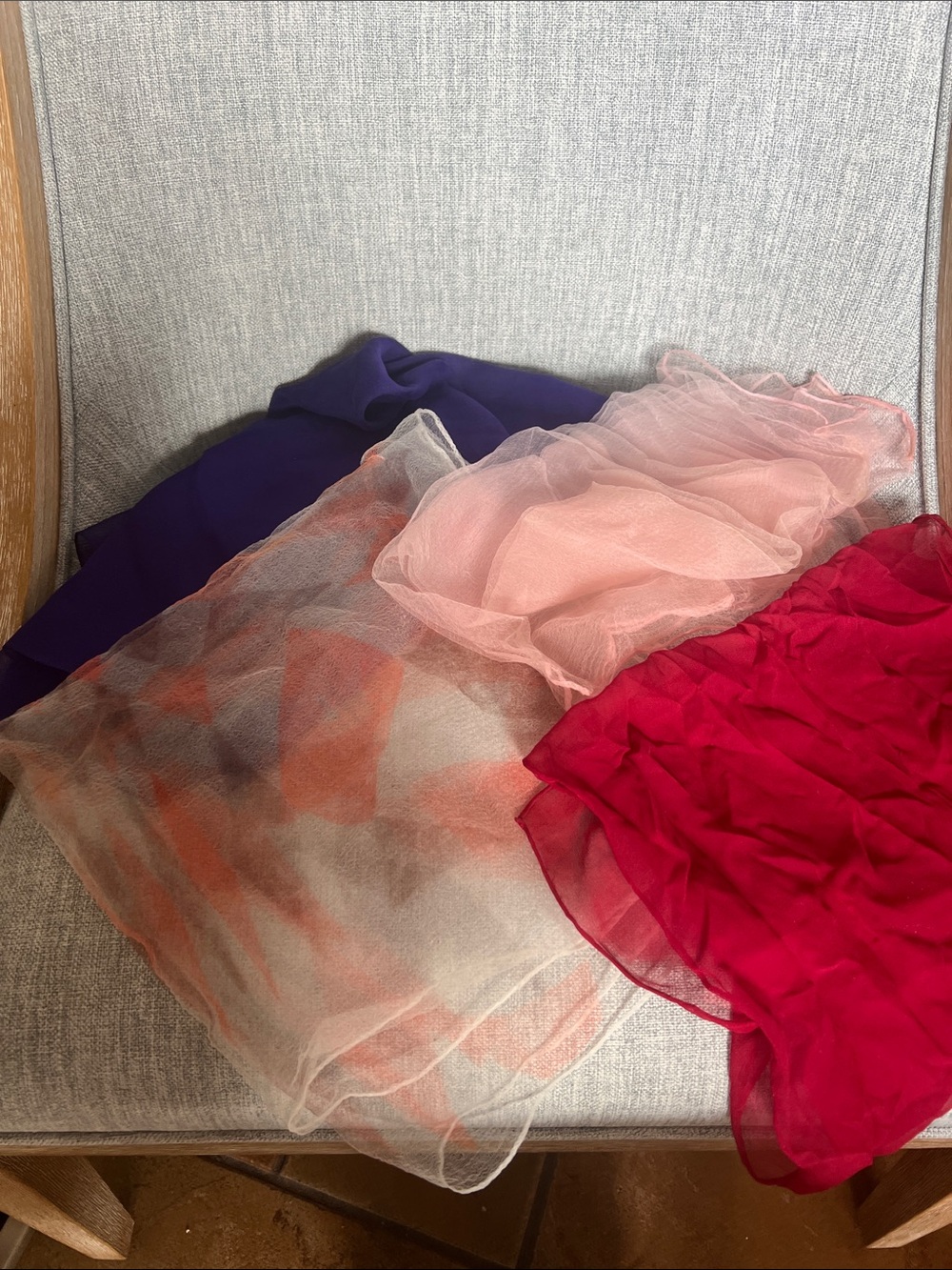 VINTAGE SCARVES (4)